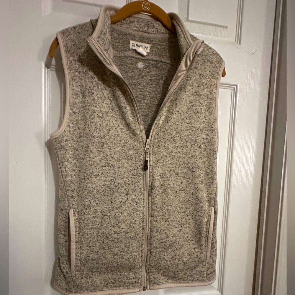 Beautiful and functional. Stylish & comfortable. Vest perfect for anyones closet